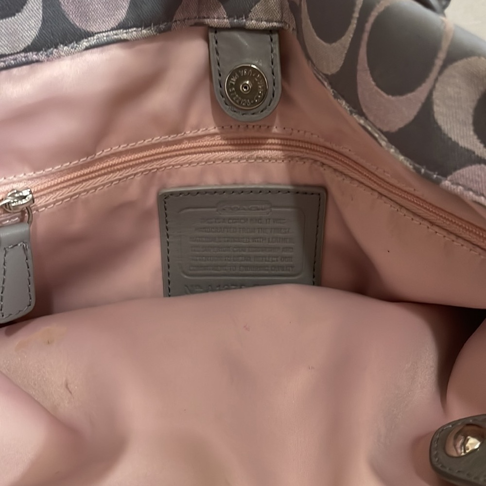 Coach purse - Picture 4 of 6